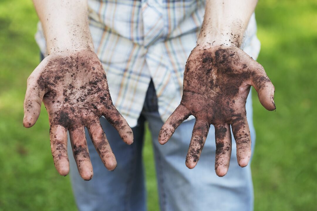 špinavé ruce jako příčina infekce parazity
